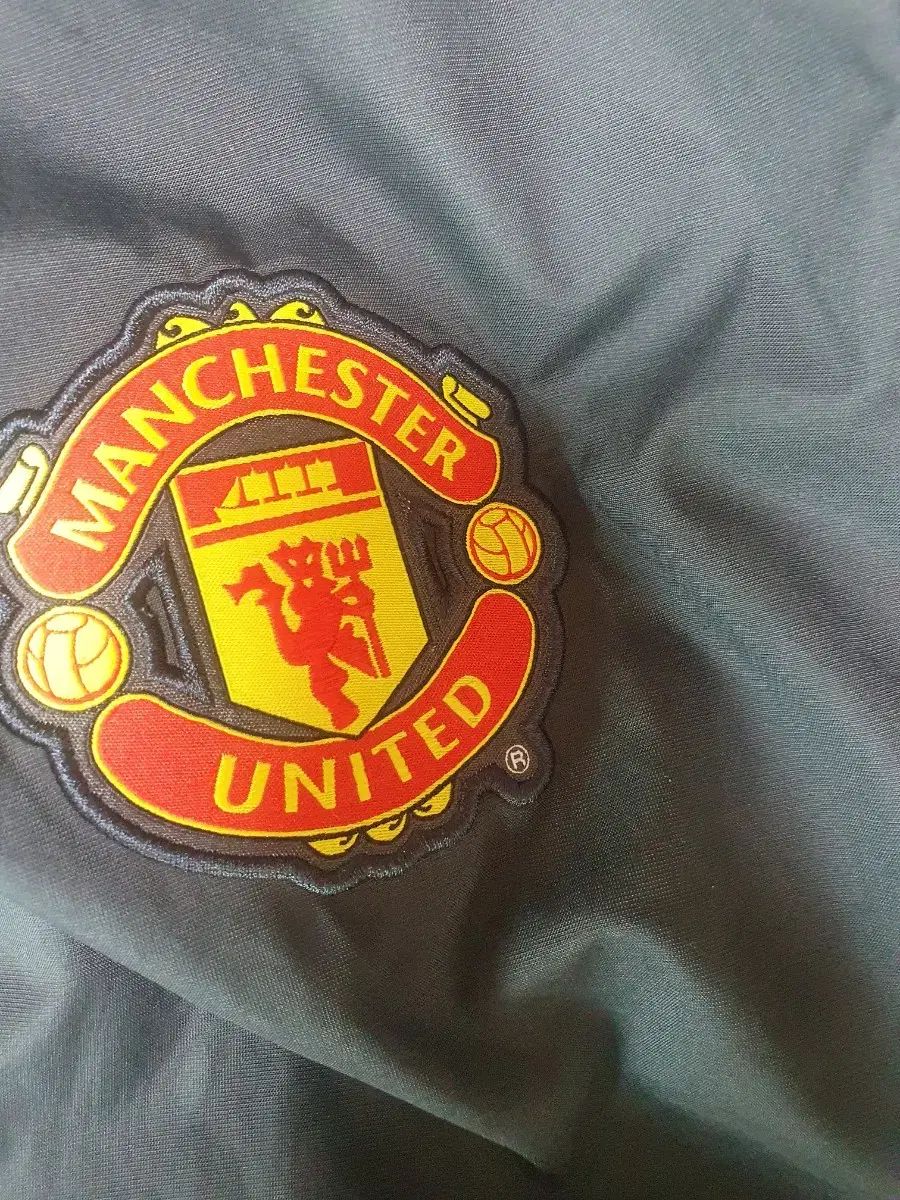 NIKE マンチェスター・ユナイテッドFC スウッシュ ウィンドブレーカー