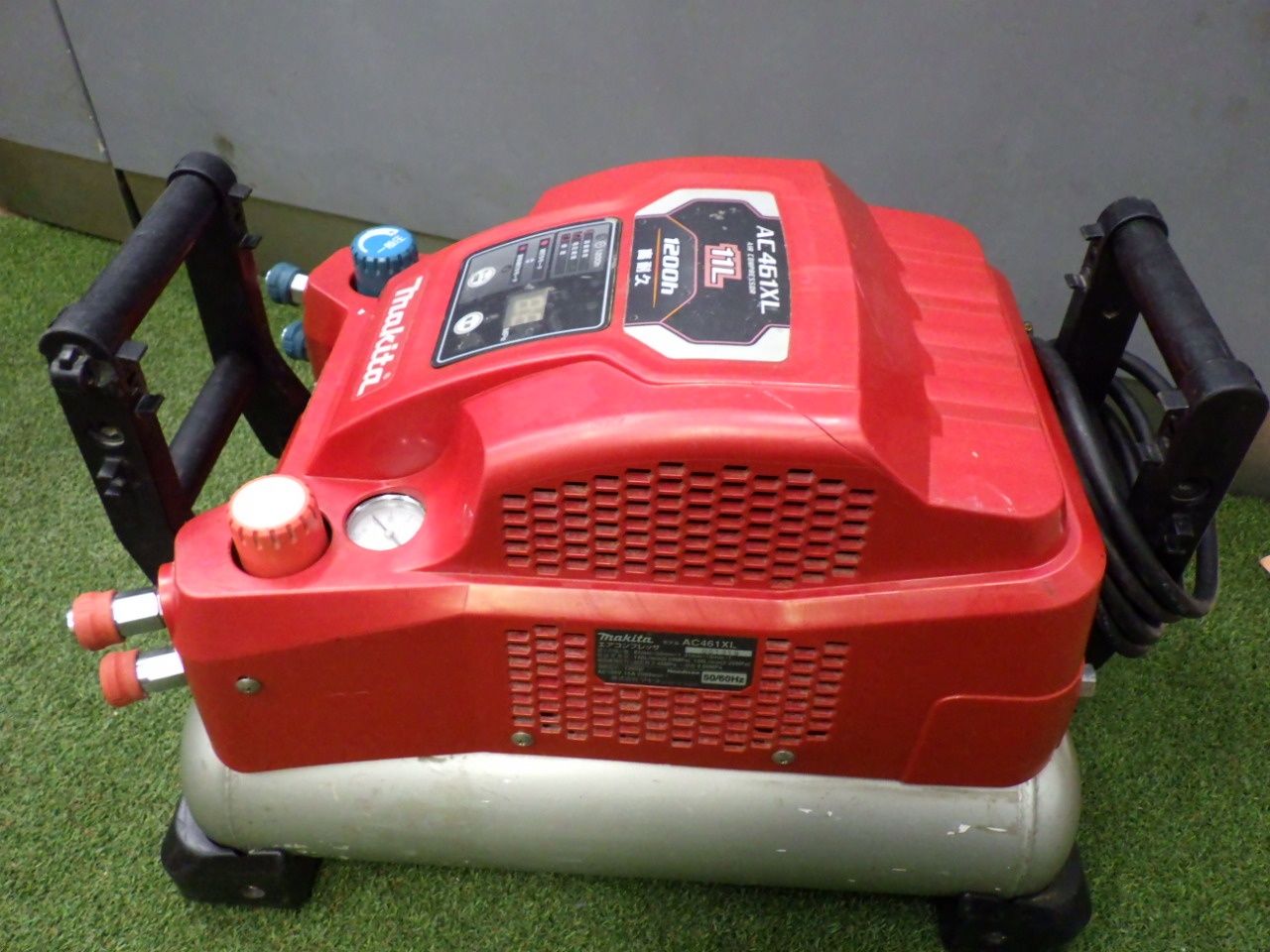  カバー割れ少あり マキタ エアコンプレッサ 11 L AC 461 XL 満タンまで約6分 品 コンプレッサー エアーツール