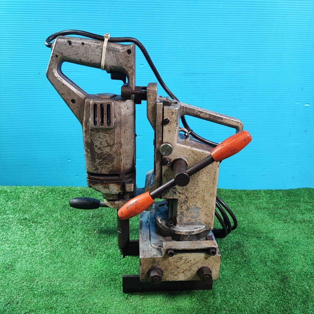 日東工器 アトラミニエース AM-18 B バイス式携帯穴あけ機