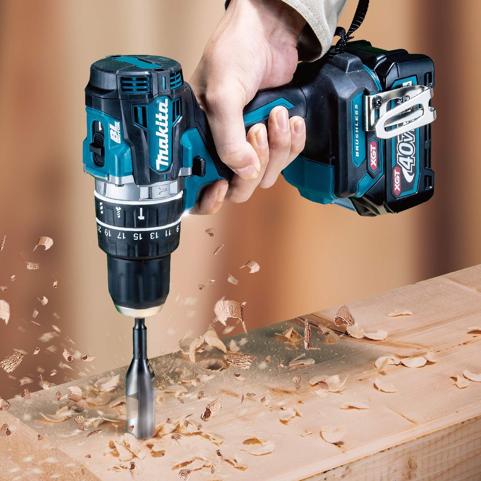 マキタ Makita 充電式ドライバドリル 黒 40 Vmax バッテリ 充電器 ケース別売