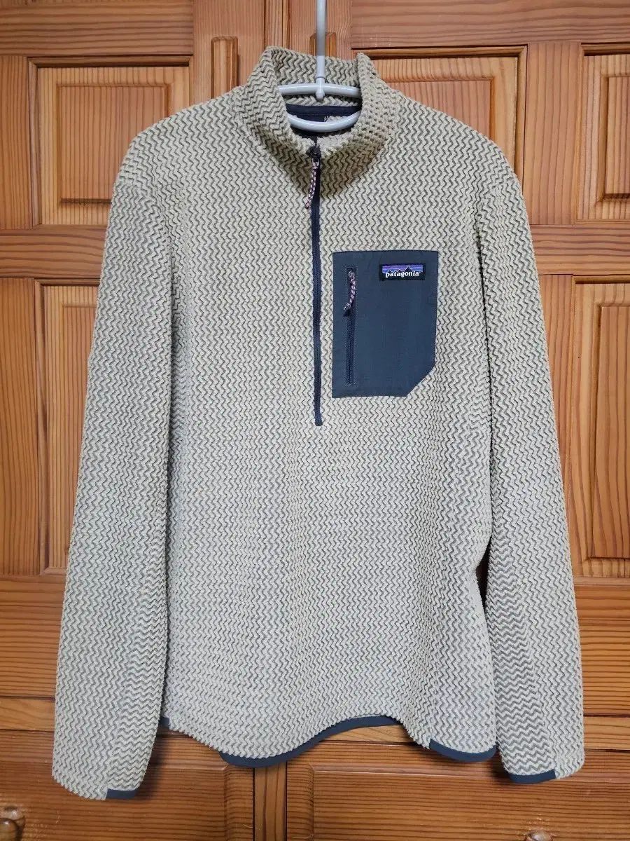 パタゴニア R 1 エア ジップネック オアタン M
