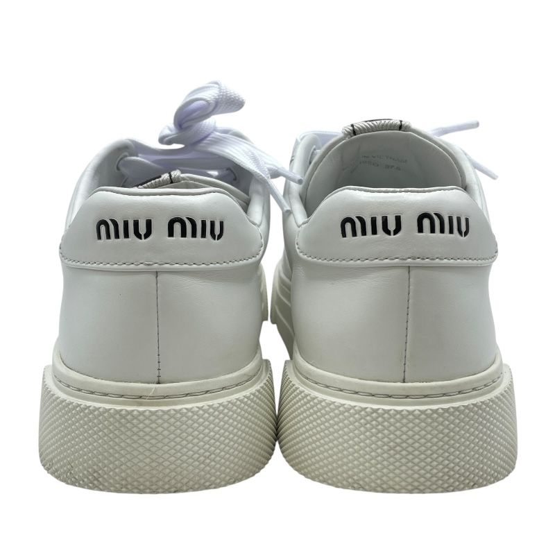ミュウミュウ miu miu ロゴプレートローカットスニーカー 5E165D