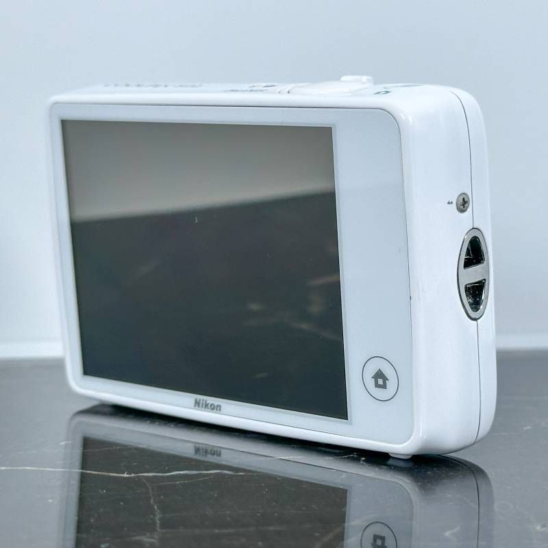 Nikon COOLPIX S02 ホワイト コンパクトデジタルカメラ 1317万画素