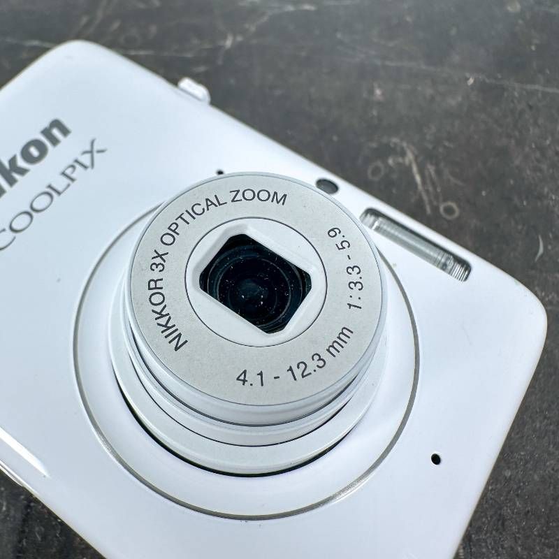 Nikon COOLPIX S02 ホワイト コンパクトデジタルカメラ 1317万画素