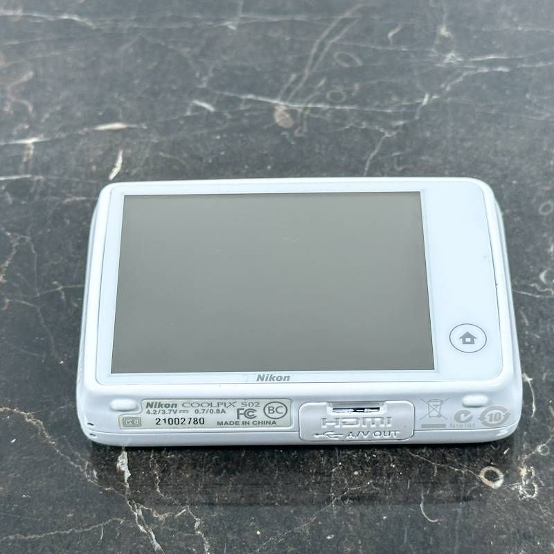 Nikon COOLPIX S02 ホワイト コンパクトデジタルカメラ 1317万画素