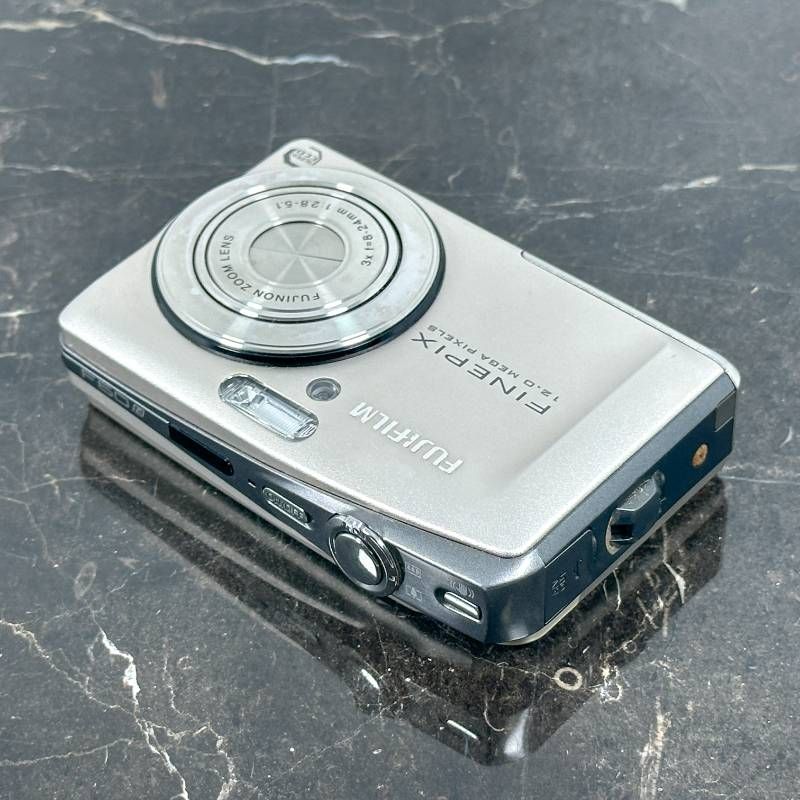 FUJIFILM FinePix F60fd シルバー コンパクトデジタルカメラ 1200万
