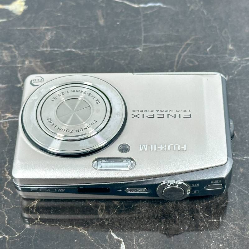 FUJIFILM FinePix F60fd シルバー コンパクトデジタルカメラ 1200万