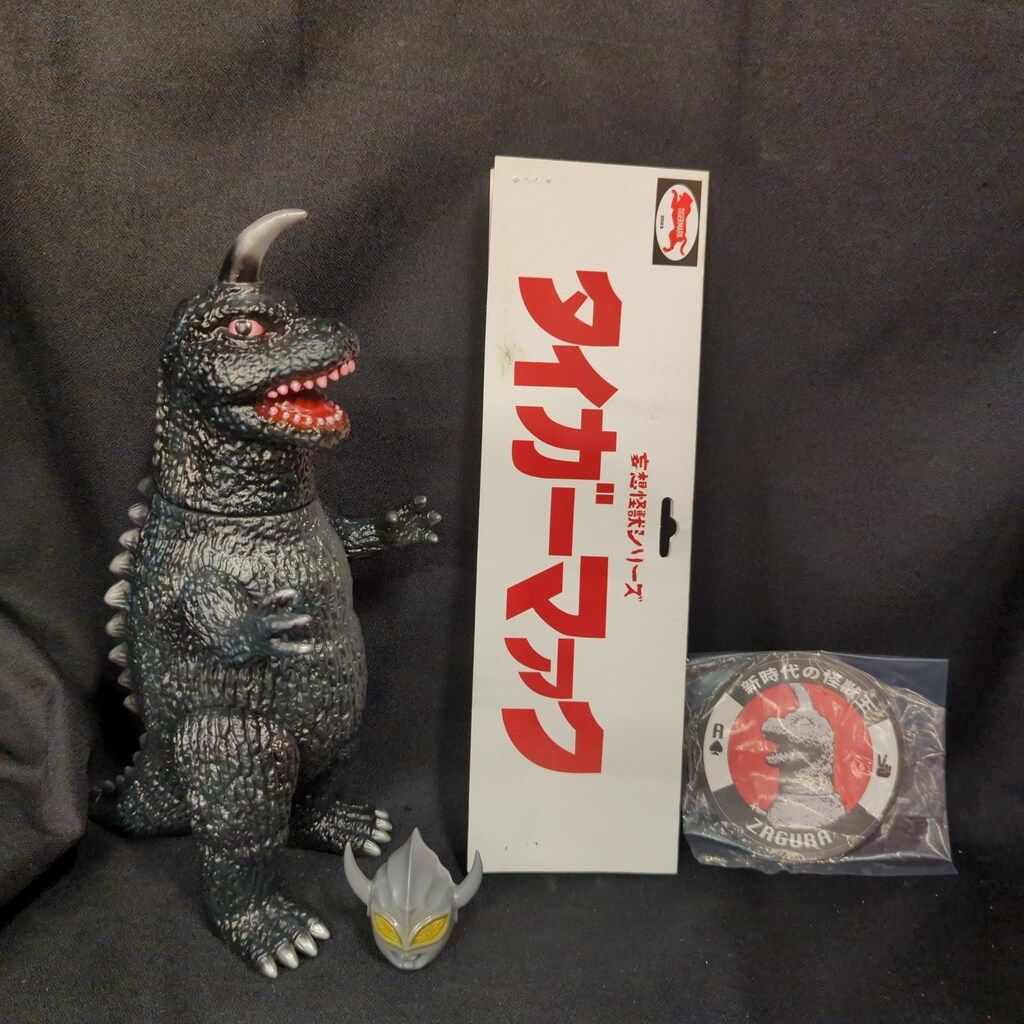 タイガーマァク 妄想怪獣シリーズ ザグラ (黒成型/銀塗装) - メルカリ