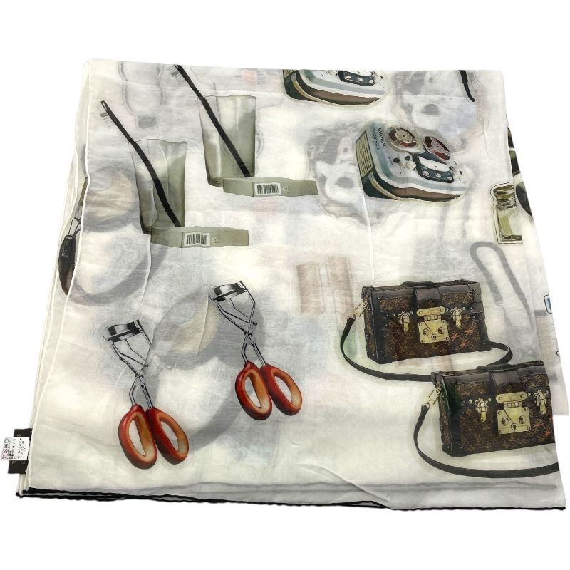 【未使用　美品　箱無し】ルイ・ヴィトンのスカーフ LOUIS VUITTON（ルイ・ヴィトン） LOUIS VITTON スカーフ コスミック