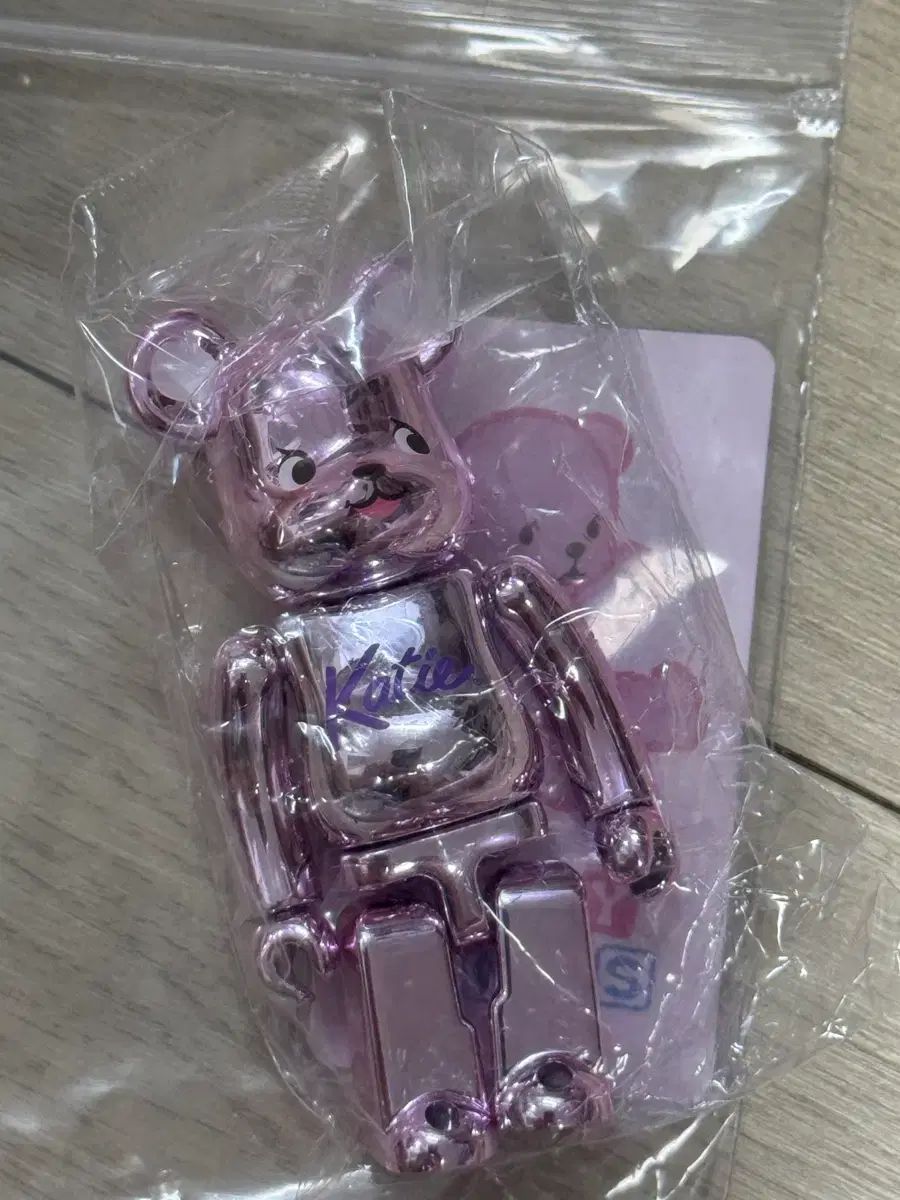 BE@RBRICK (ベアブリック) 47탄 Artist ケイティ - メルカリ BE@RBRICK (ベアブリック) 47탄 Artist ケイティ - メルカリ