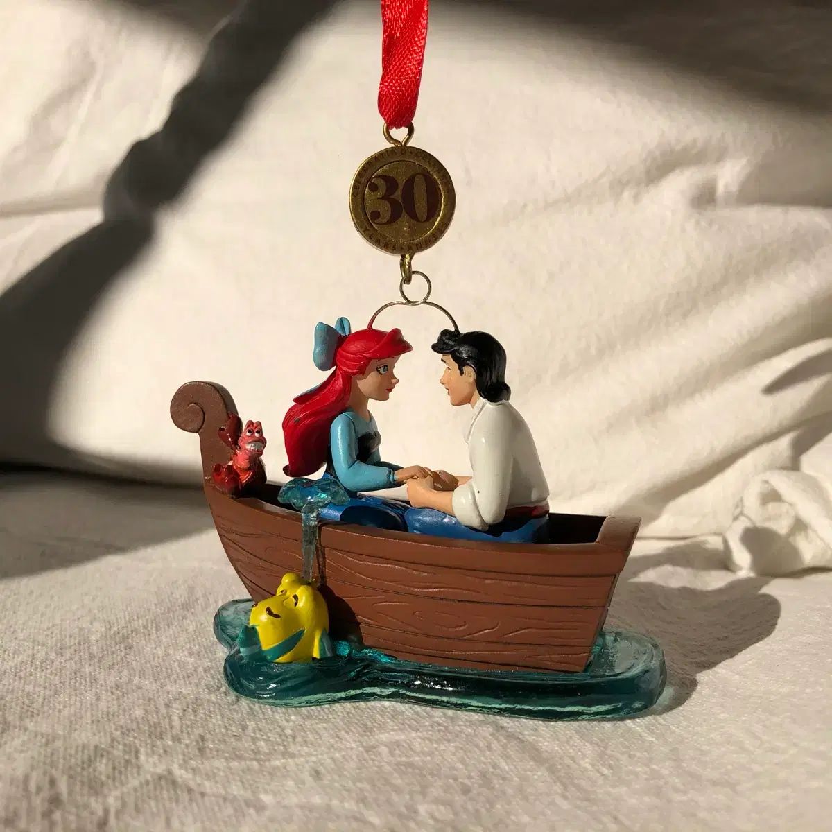 ディズニーストア30周年オーナメントセット ディズニーストア30周年のクリスマスはオリジナル缶オーナメントの