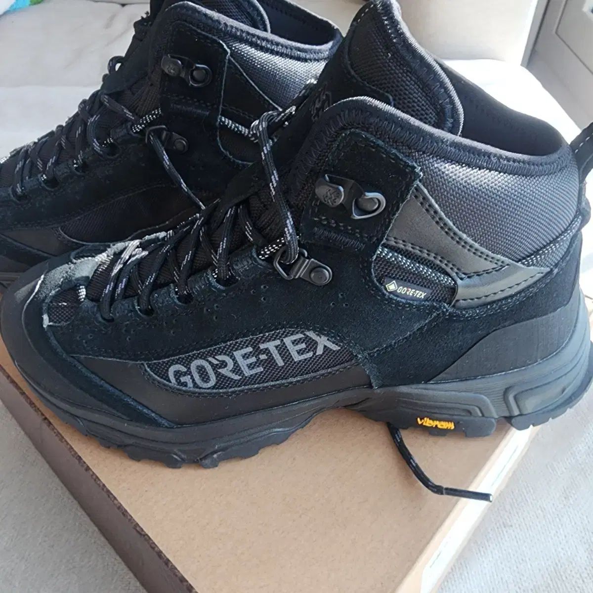 KOLON SPORT コーロンスポーツ MOVE MID 登山靴 260