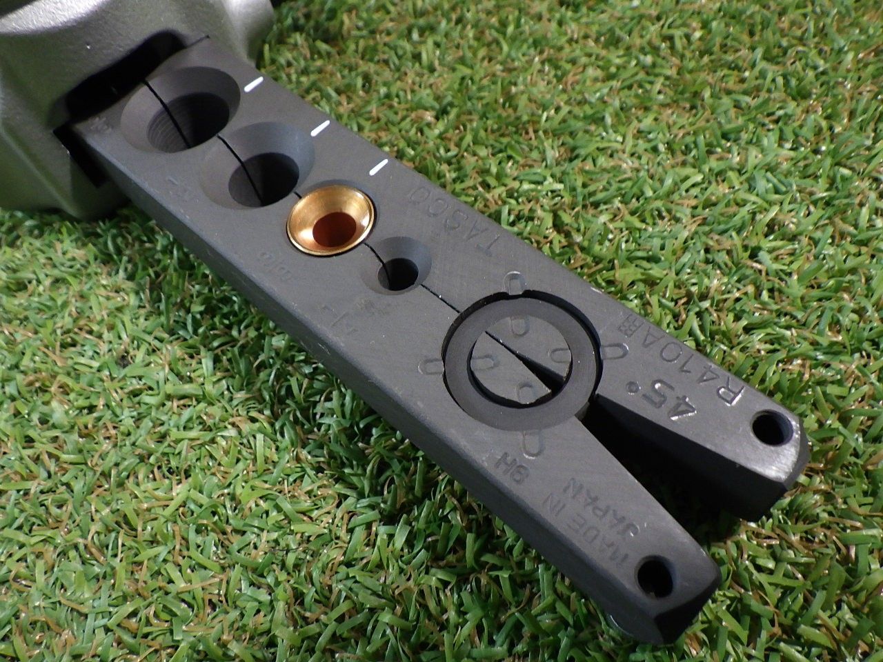 の端部をラッパ状に