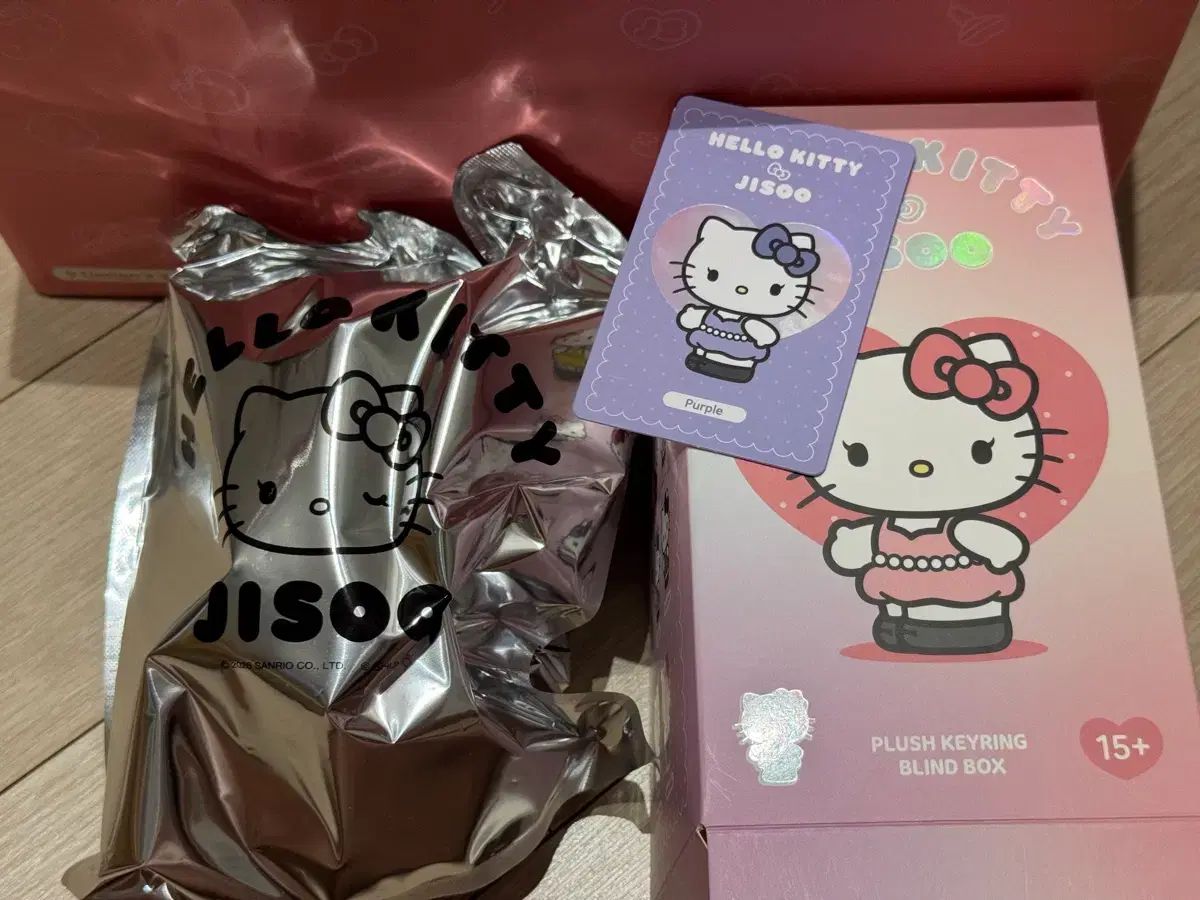 ハローキティ ジス(JISOO) コラボ キーホルダー PURPLE パープル