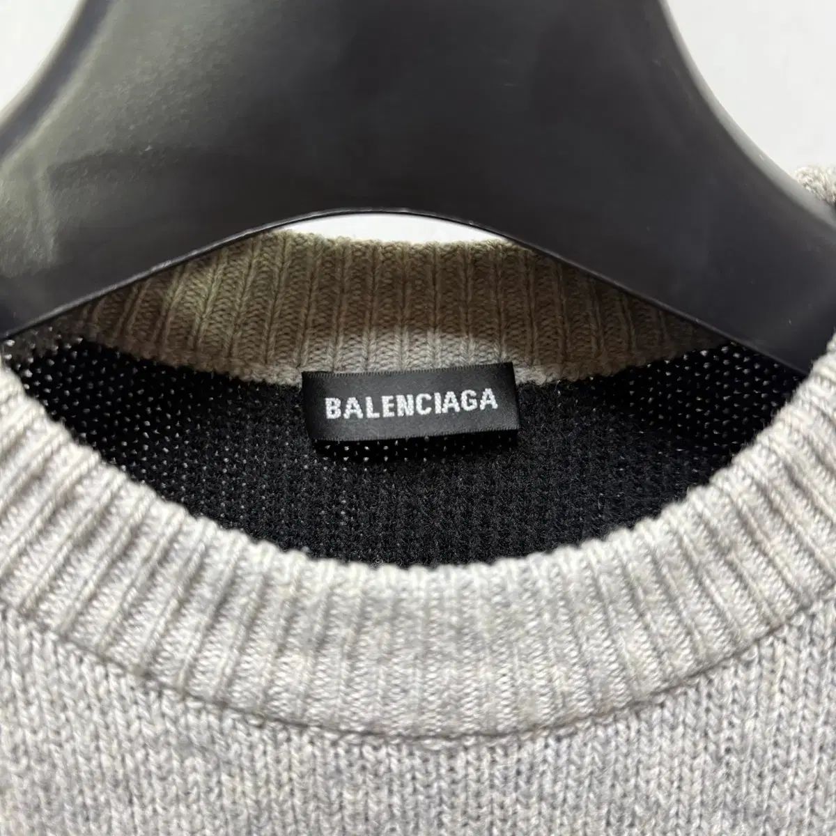 Mサイズ バレンシアガ オールオーバー マルチロゴ クルーネック ニット