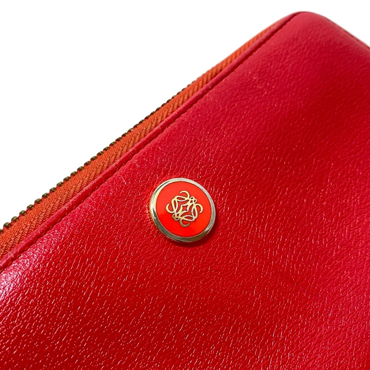 Com さん専用 LOEWE 赤 レザー 長財布 LOEWE(ロエベ) 長財布 - レッド ラウンドファスナー レザー - メルカリ