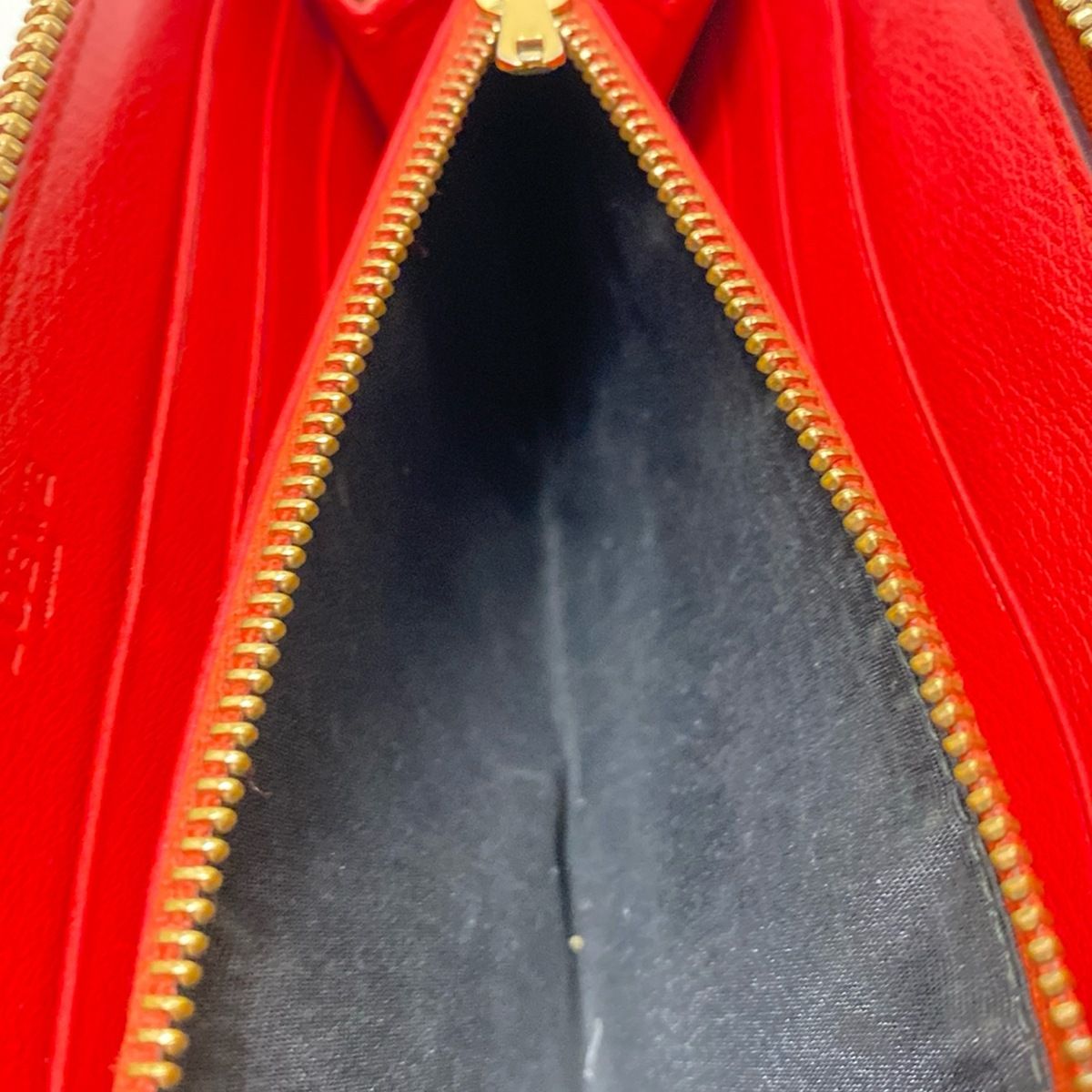 LOEWE(ロエベ) 長財布 - レッド ラウンドファスナー レザー - メルカリ