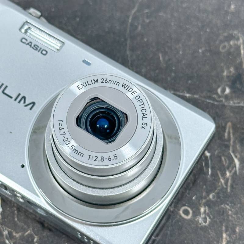 CASIO EXILIM EX-ZS5 シルバー コンパクトデジタルカメラ Casio EXILIM EX-ZS5 Digital Camera 14.1MP 5x Opt. Zoom Silver From