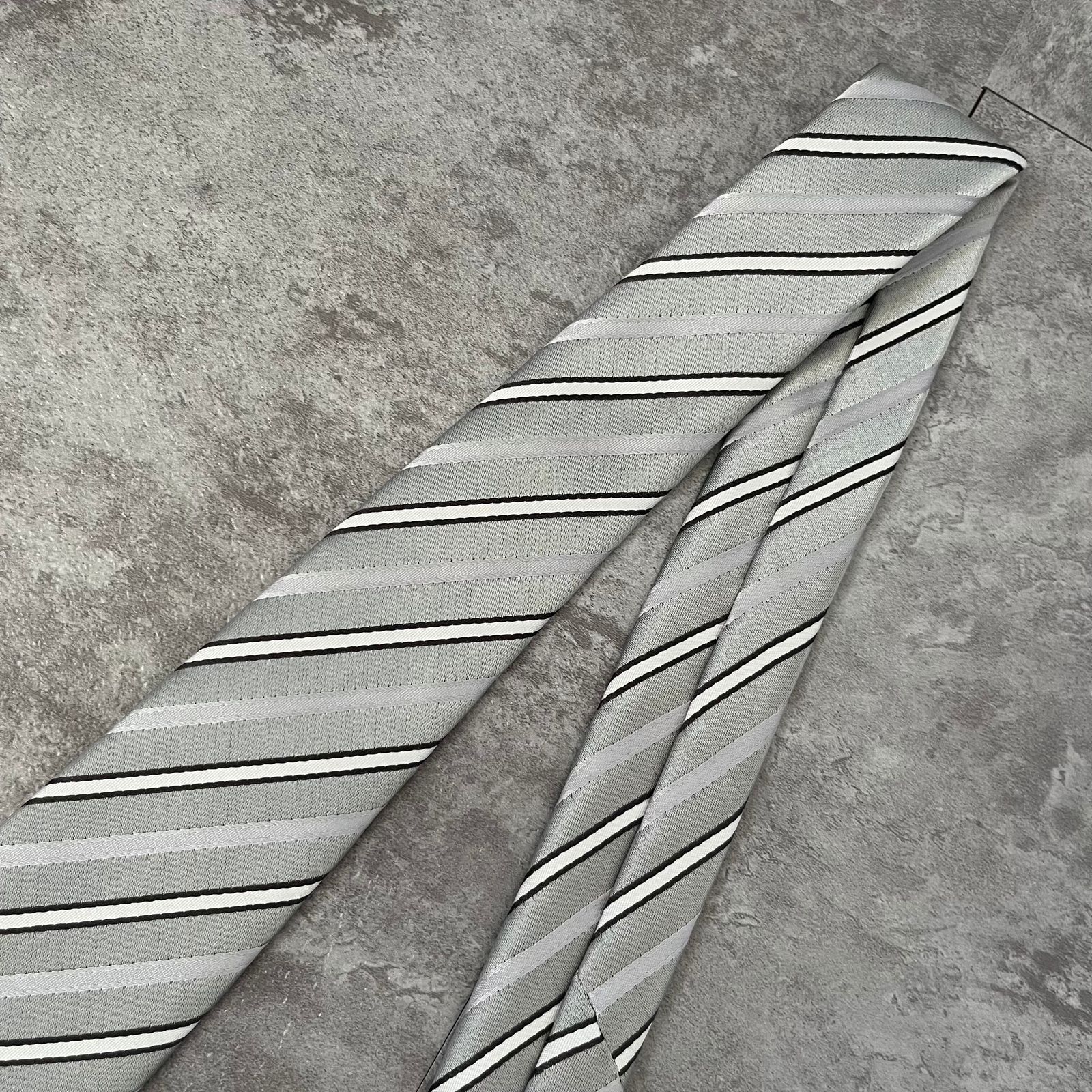 ストライプ】レジメンタルストライプネクタイ シルバー グレー バイ