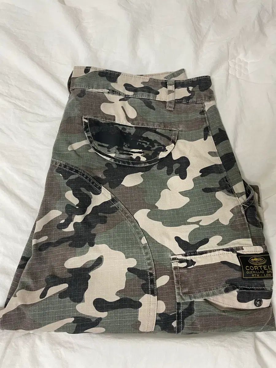 コルテイズ Guerrilla's カモ カーゴ パンツ ハーフパンツ 34 - メルカリ