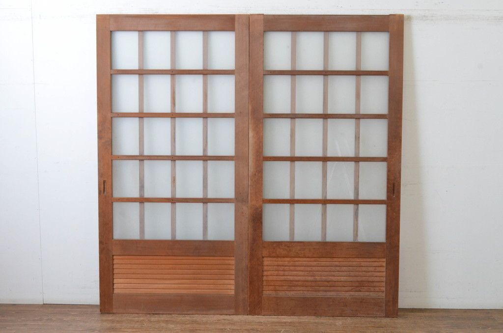  現状販売 ガラス戸 セット アンティーク建具 きつね格子 狐格子 引き戸 格子戸 マス目 升目 4～7営業日前後で発送 修理加工希望の方3ヶ月程で発送 R-065478 ドア 扉 板戸 障子 住宅設備