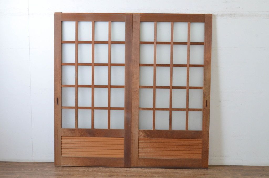 現状販売 ガラス戸 セット アンティーク建具 きつね格子 狐格子 引き戸 格子戸 マス目 升目 4～7営業日前後で発送 修理加工希望の方3ヶ月程で発送 R-065478