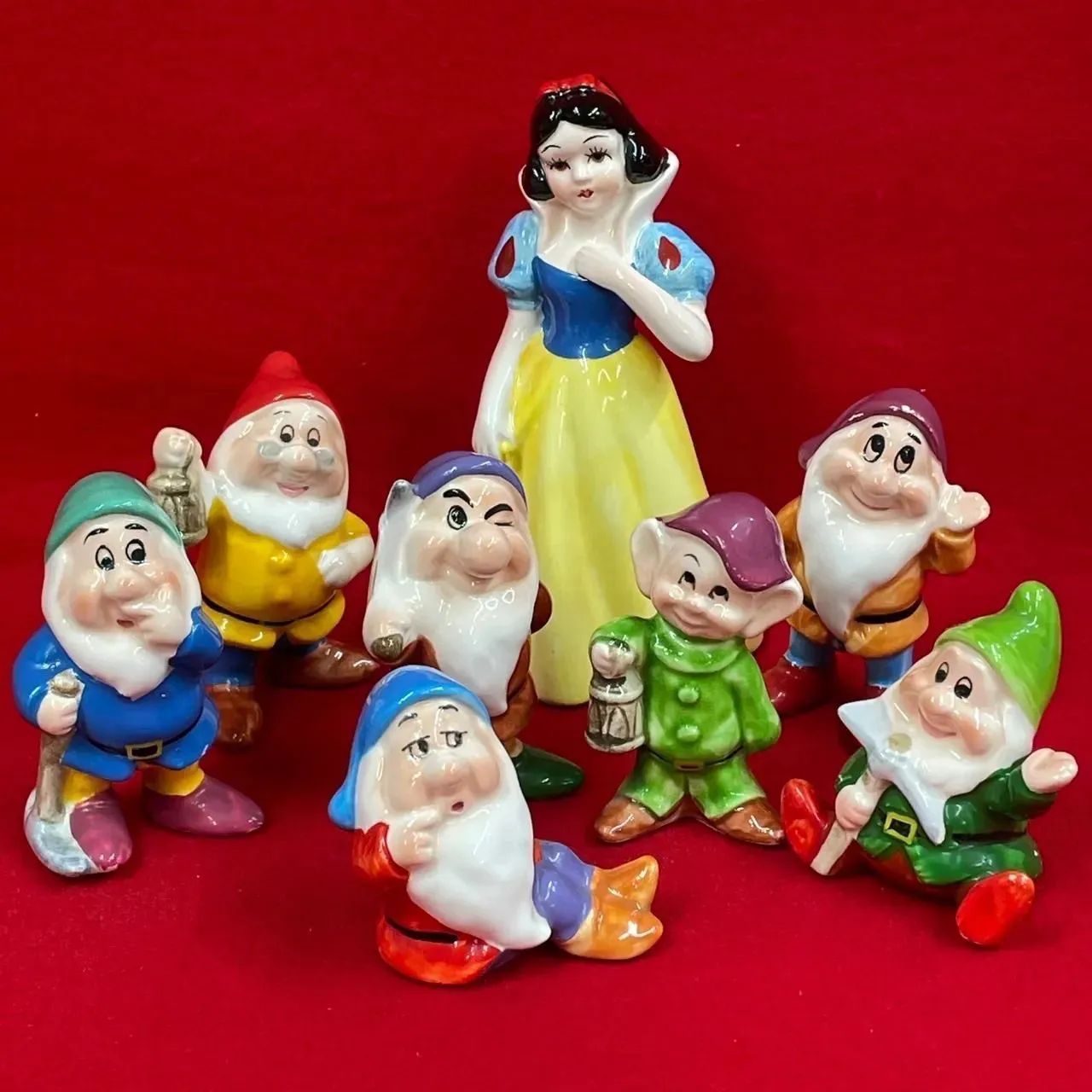 白雪姫と七人の小人 陶器製 置物 東京ディズニーランド フィギュア N