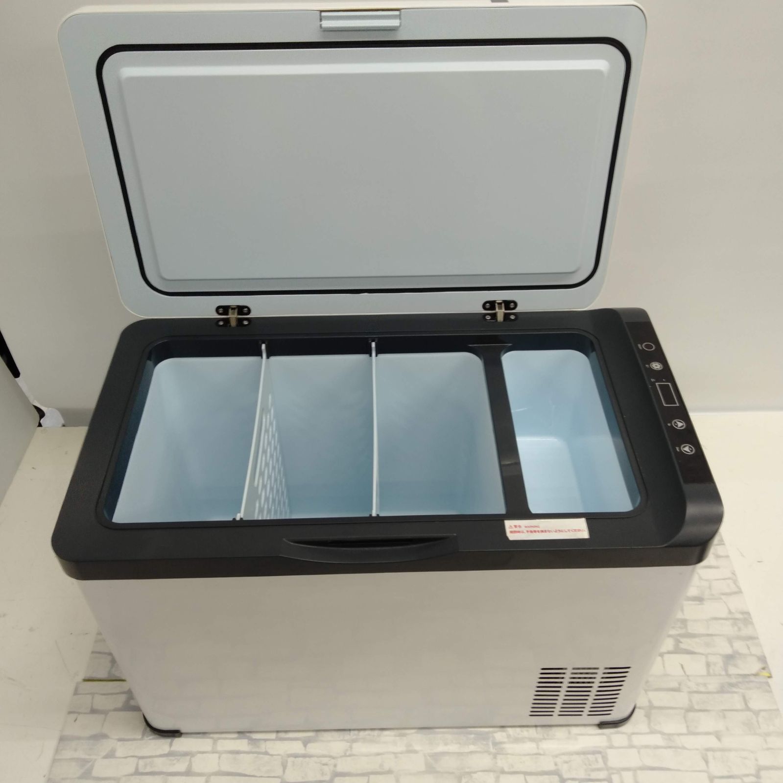 動作品】TERZO 車載用冷蔵庫 EA-FZ1 - メルカリ
