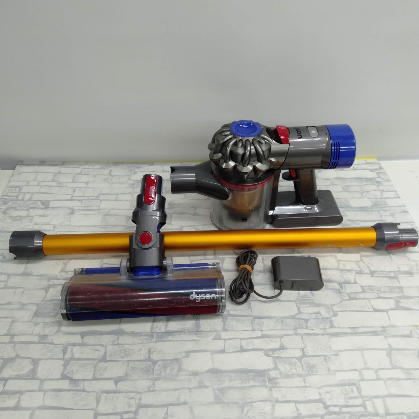 ジャンク】Dyson 掃除機 sv10 - メルカリ