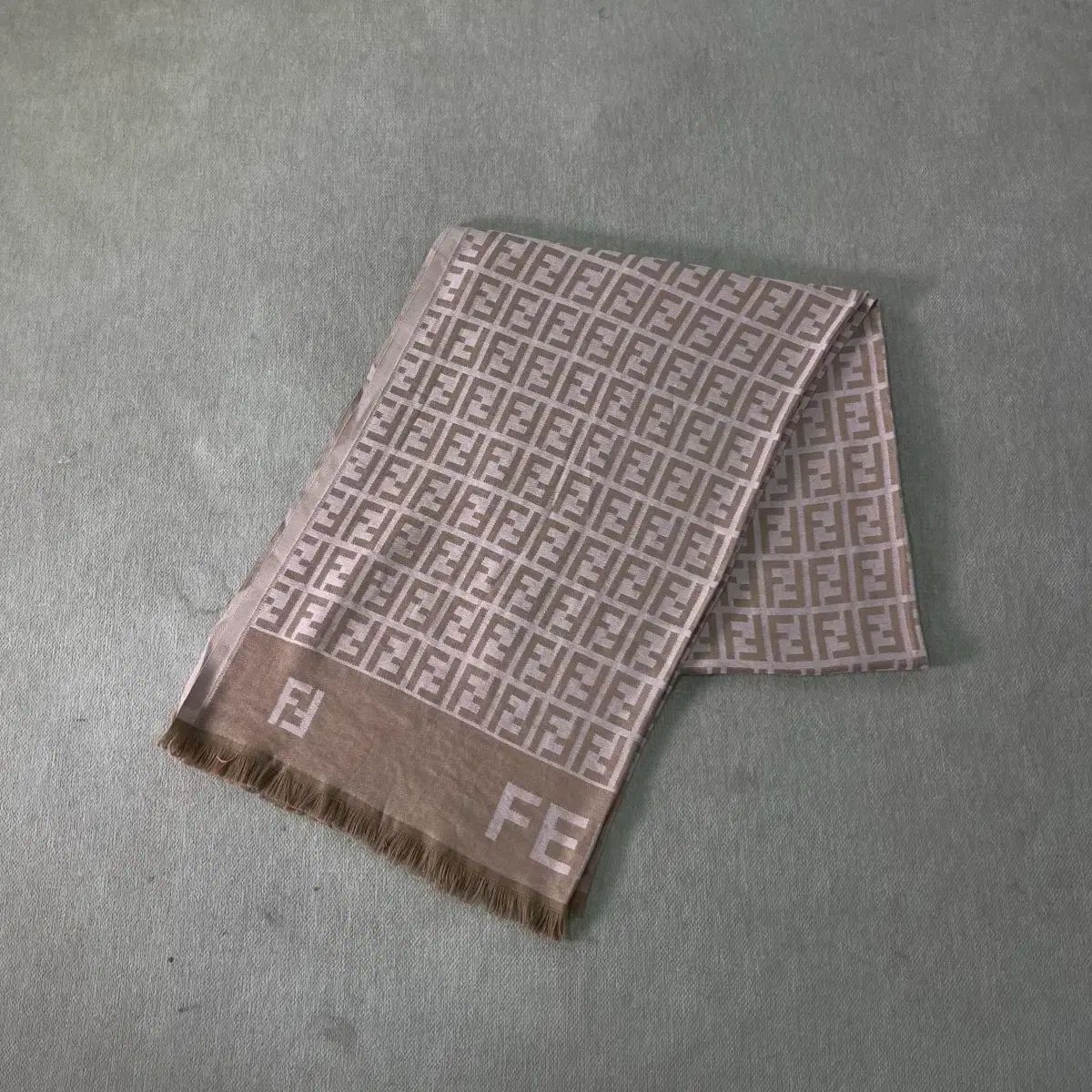 FENDI ズッカ シルクスカーフ フェンディ ストール ピンク フェンディ FF ズッカ パータン ピンク ウール シルク マフラー - メルカリ