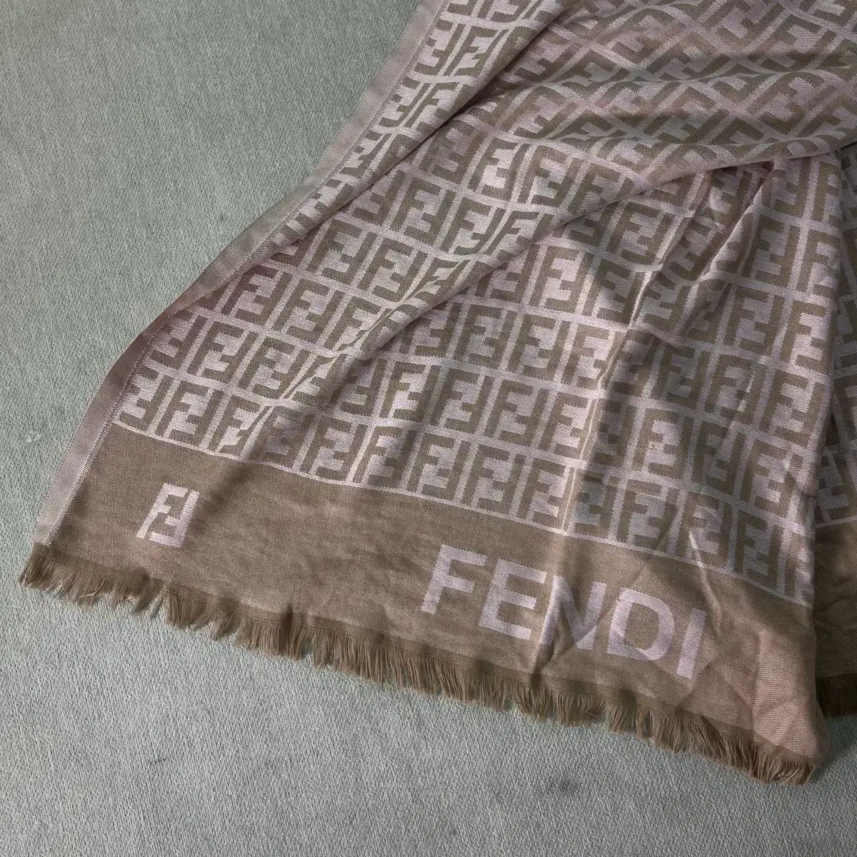 FENDI ピンク　ズッカ　マフラー　ショール　ホログラムタグ有 Fendi マフラー ストール ピンク ズッカ柄 ヴィンテージ - メルカリ