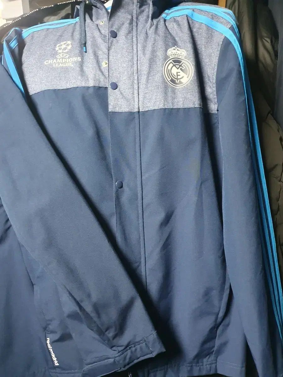 レアルマドリード チャンピオンズリーグ ウィンドブレーカー