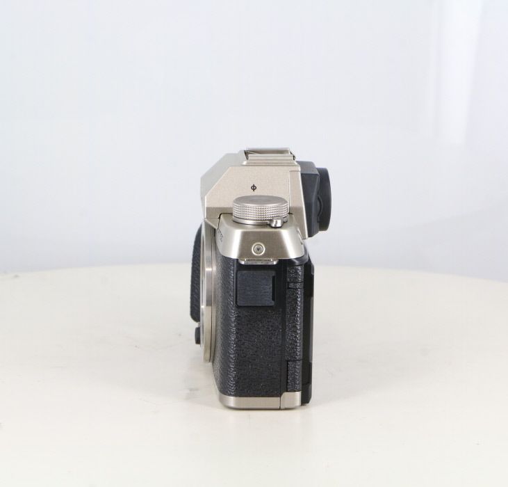 中古】(フジフイルム) FUJIFILM X-T100 シャンパンゴールド ボディ