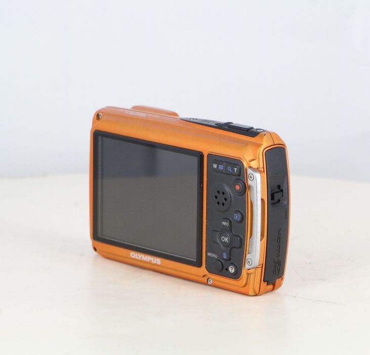 【極美品】OLYMPUS TOUGH TG-310 オレンジ　新品級！ コンパクトデジタルカメラ Toughシリーズ：OLYMPUS Tough（タフ）TG