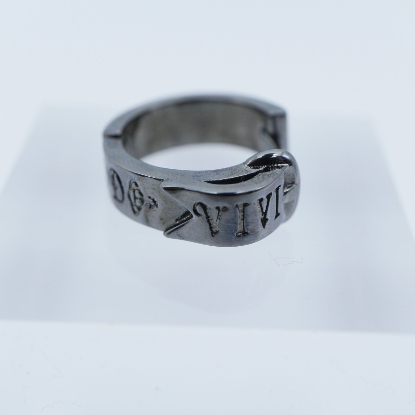 Vivienne Westwood ヴィヴィアン ウエストウッド ピアス 片耳 BOBBY