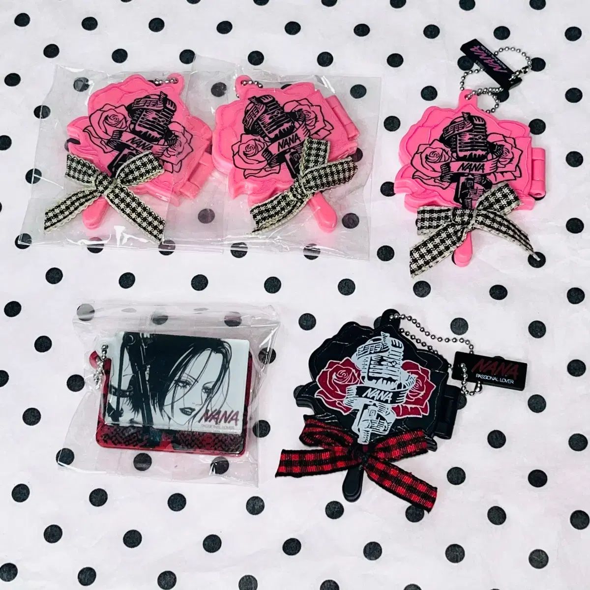 なな化粧品 ガチャ キーホルダー NANA X PASSIONAL LOVER - メルカリ