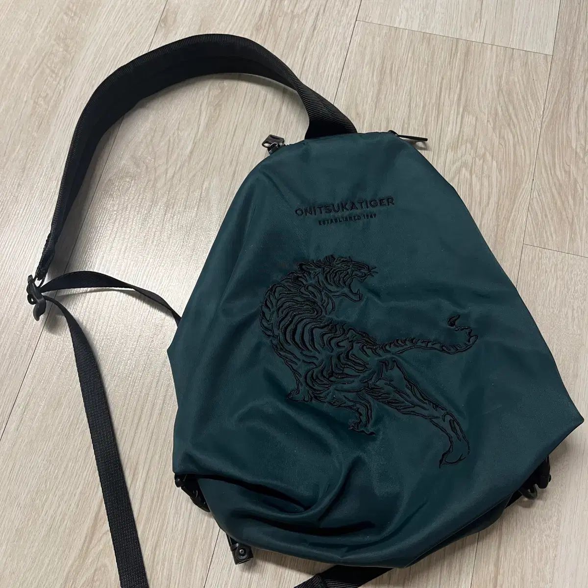 onitsuka tiger オニツカタイガー ドローストリング スリングバック
