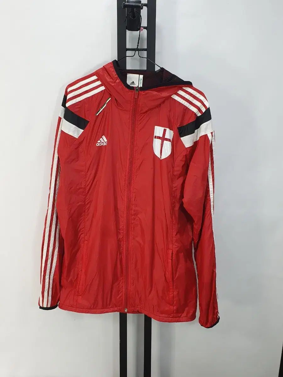 ACミラン　adidas ウィンドブレーカー　赤 adidas ACミラン ウィンドブレーカー ジャケット レッド 110 - メルカリ