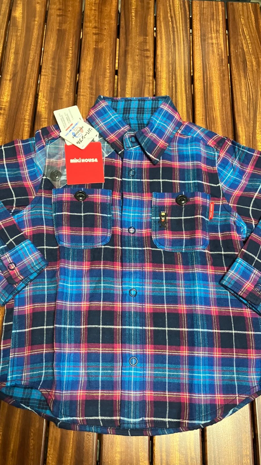 未使用タグ付ミキハウス 前後刺繍 ありデニムシャツ バッチ付 110 ミキハウス プチプッチー デニムシャツ 130 - メルカリ
