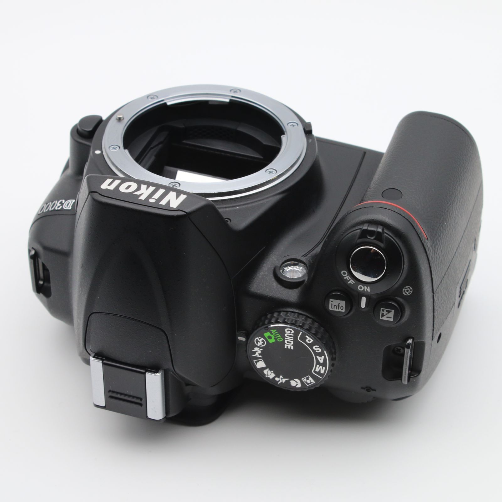 極上品】 Nikon D3000 標準ズームレンズキット AF-S DX NIKKOR 18-55mm