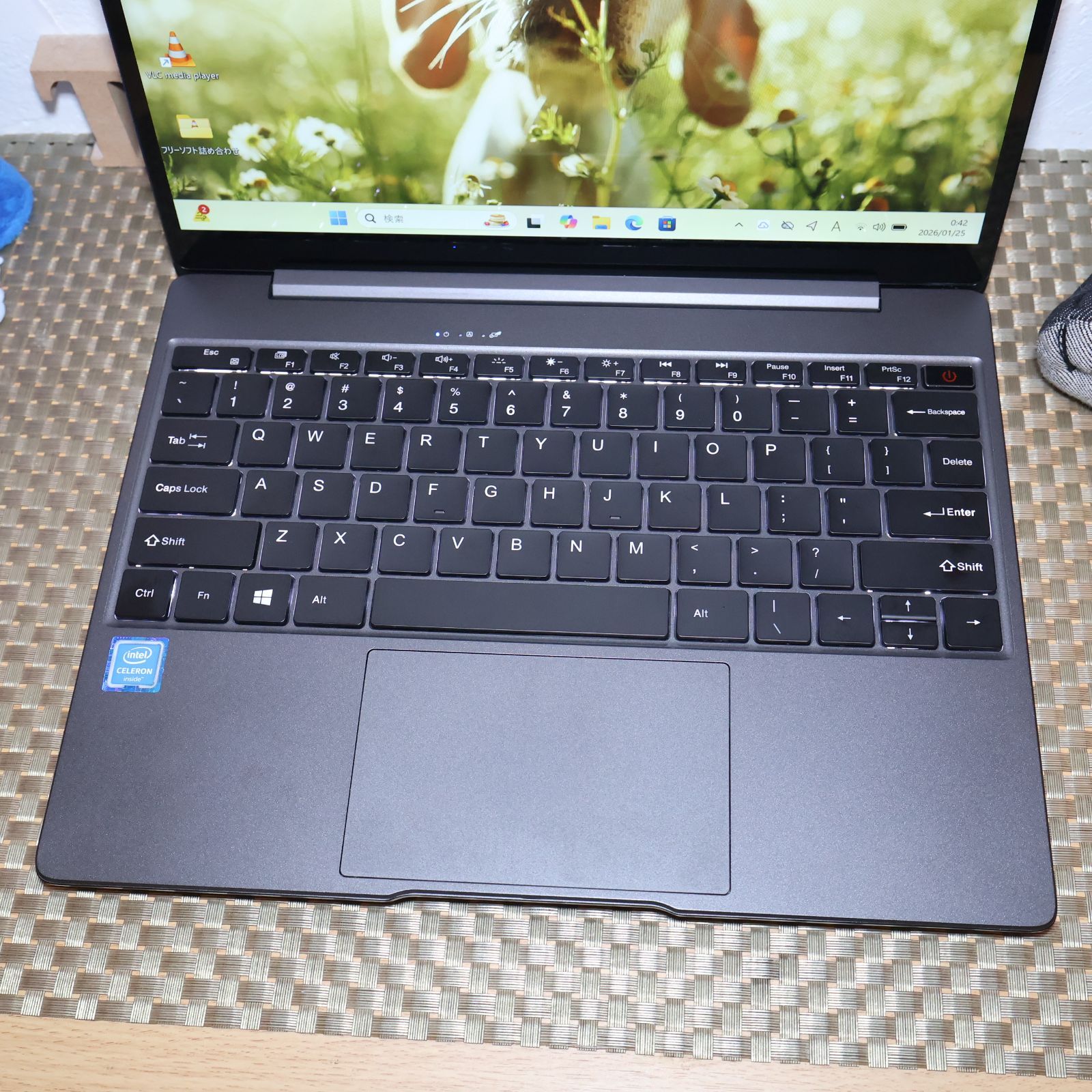 ほぼ新品Win11公式対応/メ8G/SSD/高画質液晶/無線/カメラ/TypeC - メルカリ