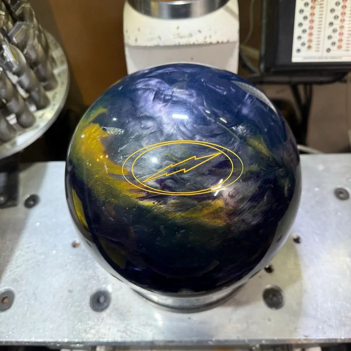 セールボール ストーム - デュアル ロック 15 パウンド - メルカリ