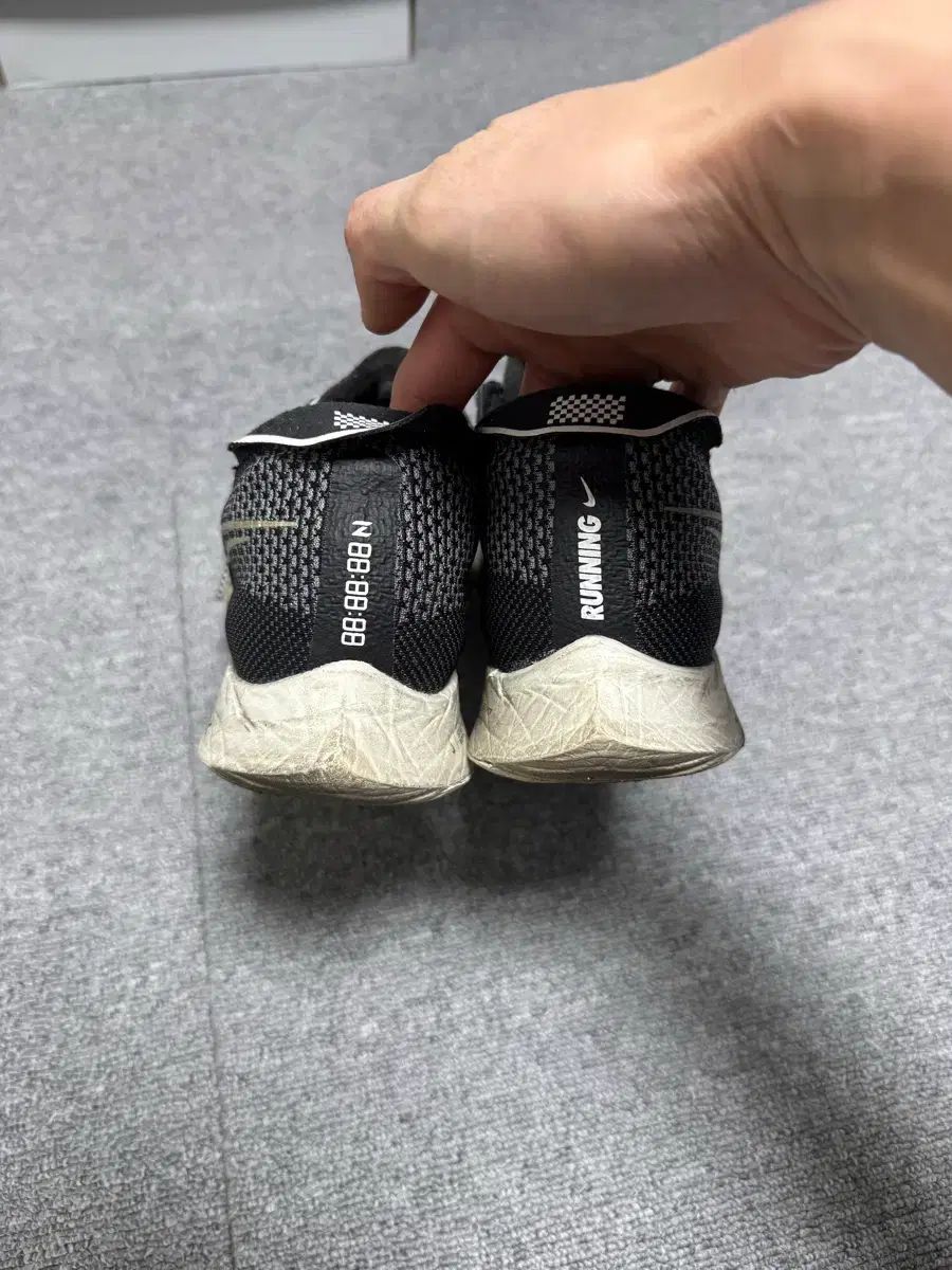 ストリークフライ ブラック|白