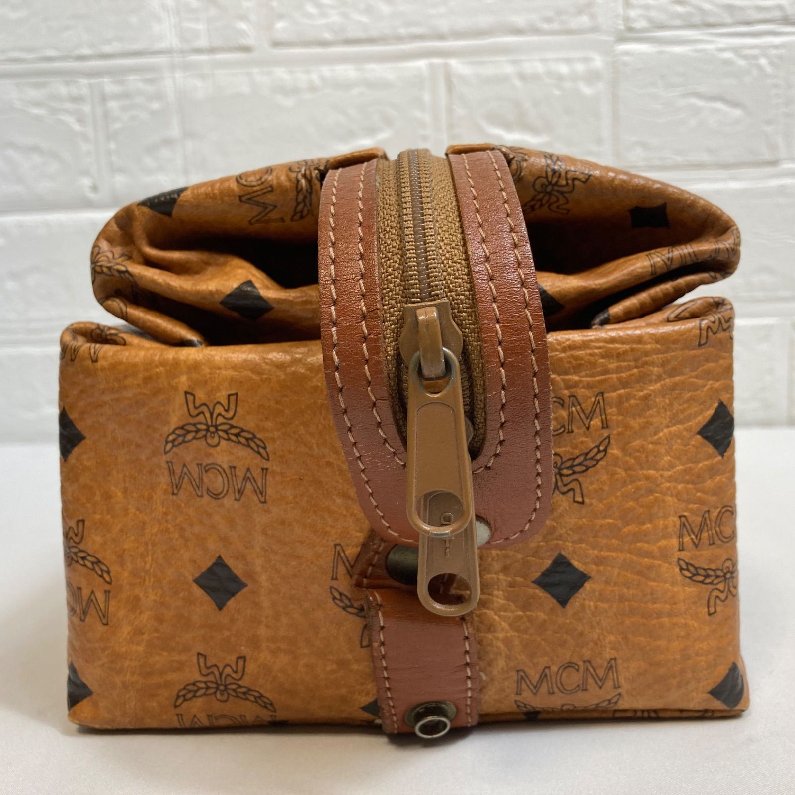 美品】MCM エムシーエム クラッチバッグ セカンドバッグ BOX型 マルチ