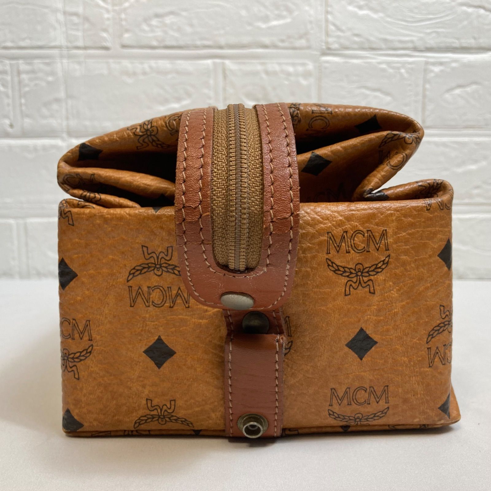美品】MCM エムシーエム クラッチバッグ セカンドバッグ BOX型 マルチ
