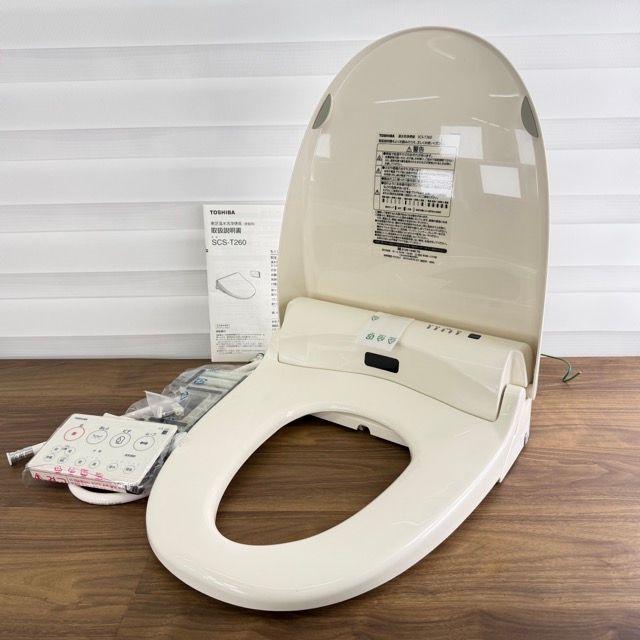TOSHIBA SCS-T260 温水洗浄便座　初期不良修理品未使用 TOSHIBA SCS-T260 温水洗浄便座 初期不良修理品未使用