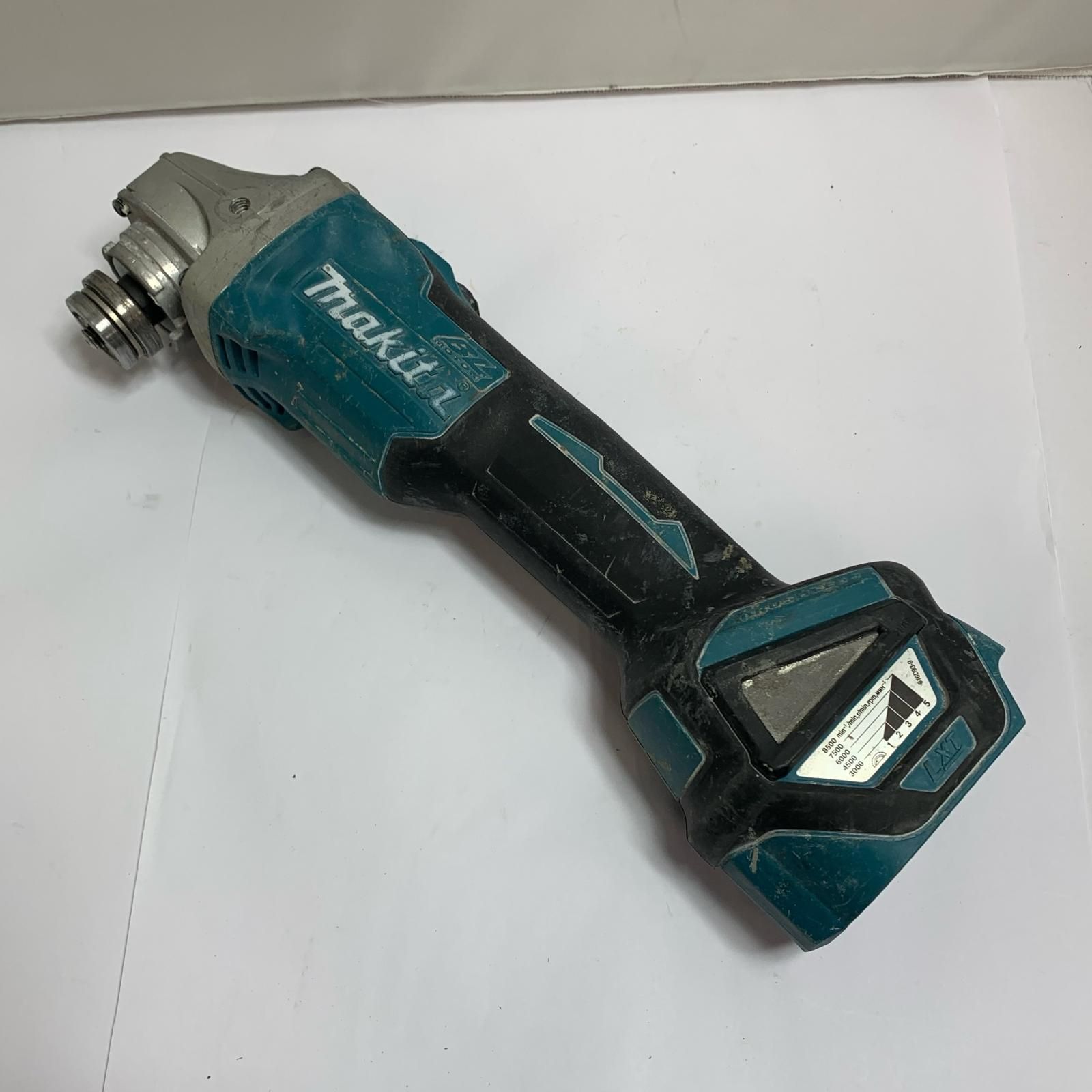 ♭♭MAKITA マキタ 18 V 100 mm 充電式ディスクグラインダー 本体のみ 2018 9製造 GA 412 D