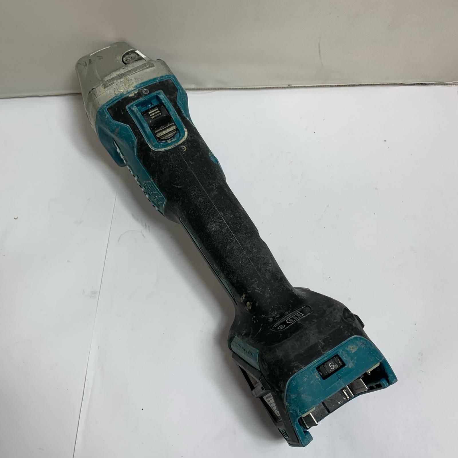♭♭MAKITA マキタ 18 V 100 mm 充電式ディスクグラインダー 本体のみ 2018.9製造 GA 412 D