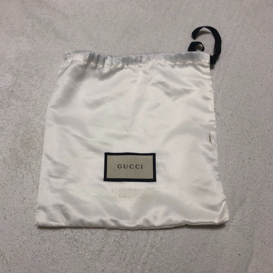 M8041 未使用 GUCCI グッチ マフラー シェリーライン GUCCI（グッチ） マフラー ストール ロゴ シェリーライン フリンジ 黒