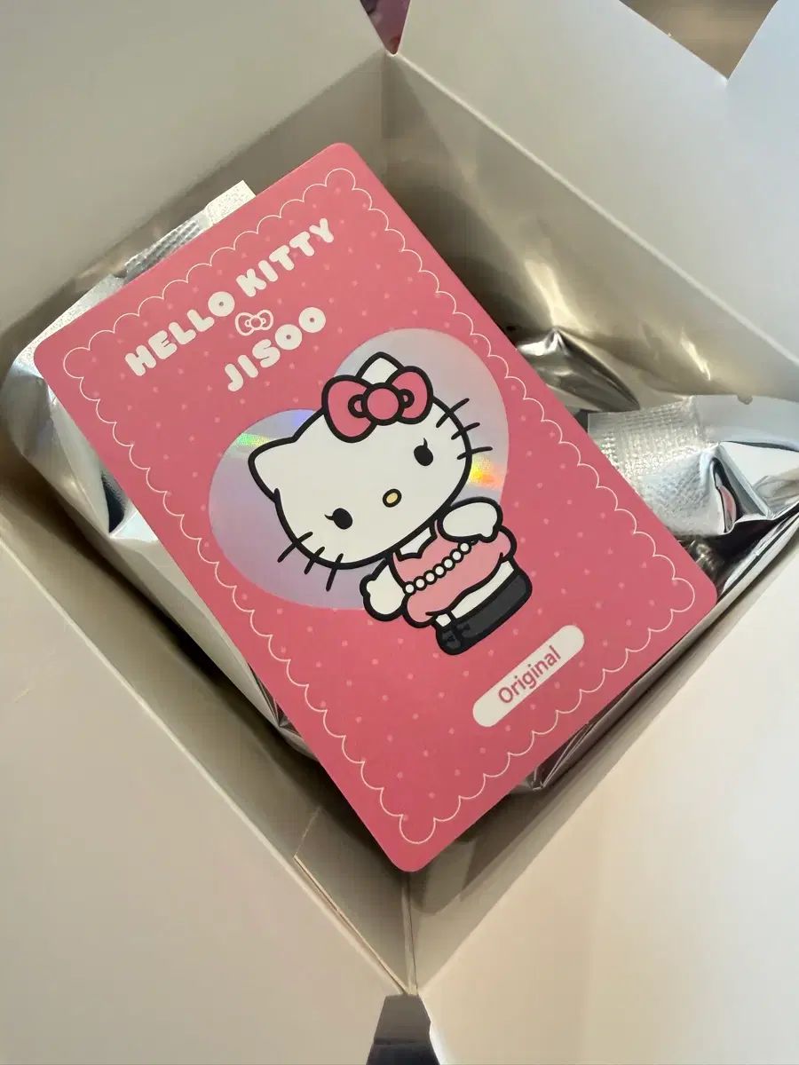 ハローキティ x ジス(JISOO) PLUSH キーホルダー オリジナル - メルカリ